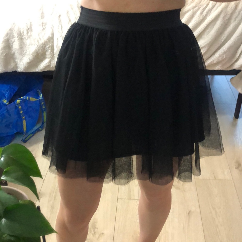 Black tulle mini skirt